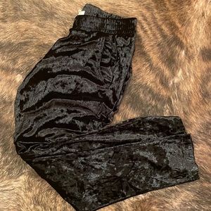 NWOT Sexy cozy velvet joggers